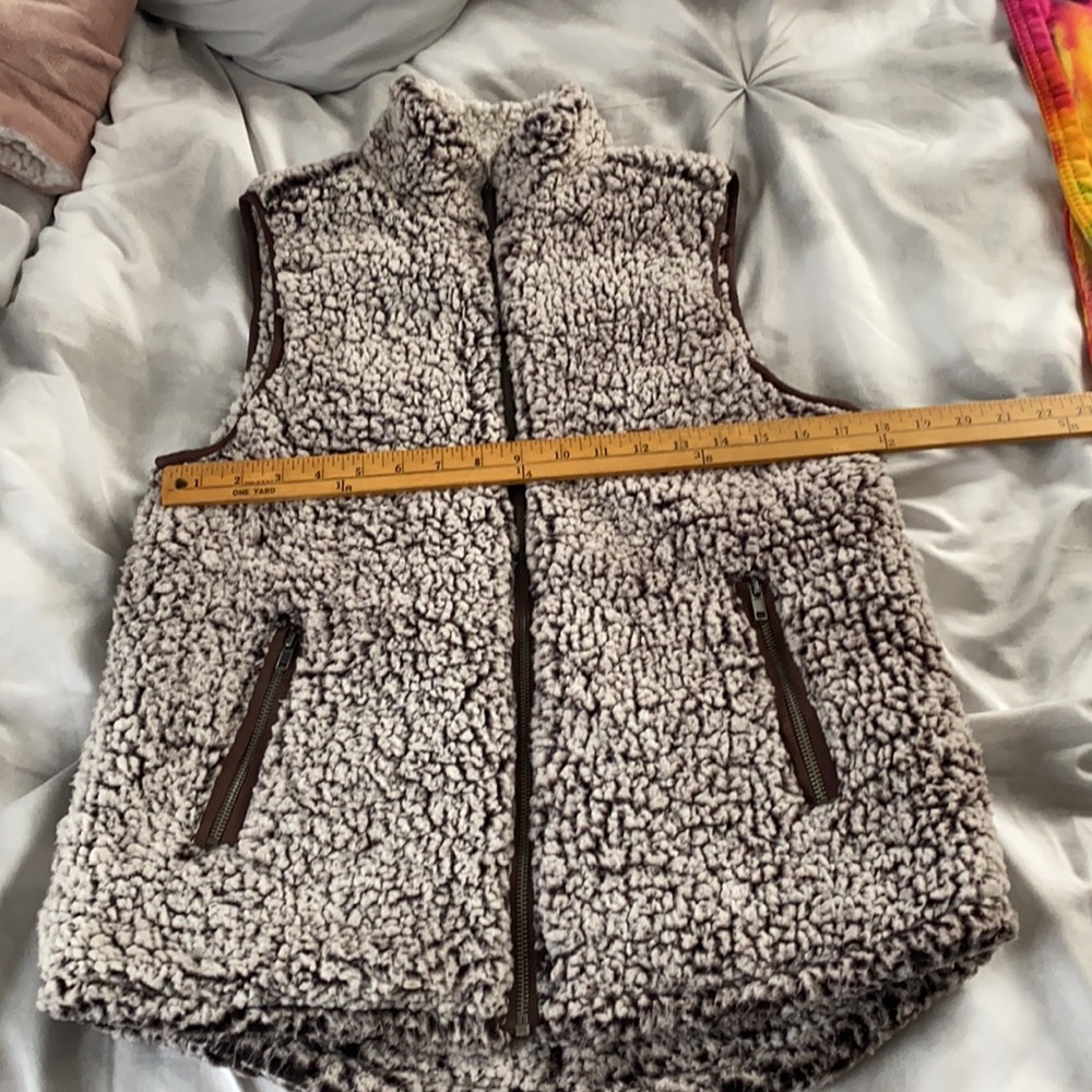 Fuzzy Vest - Picture 5 of 7